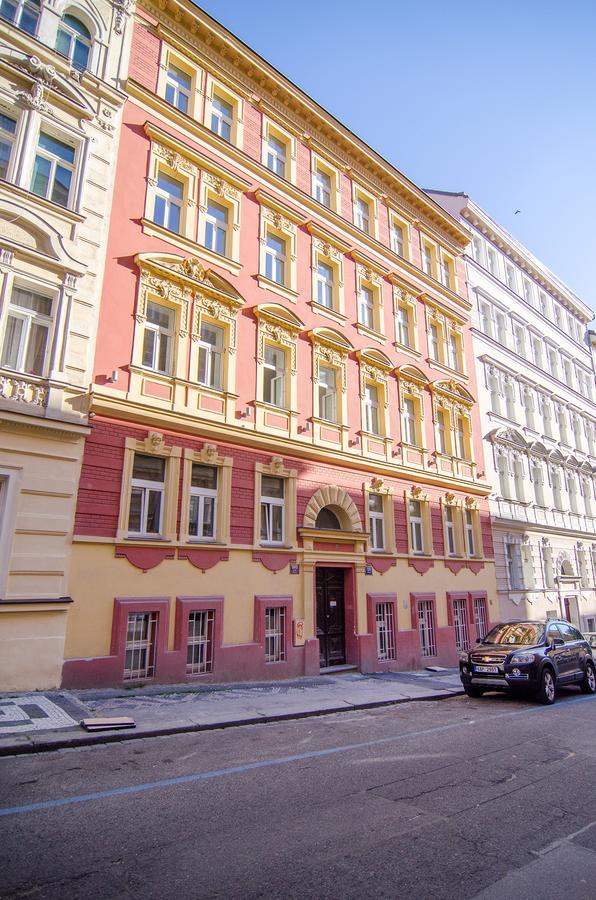 Churchill Apartments Prague Exterior photo